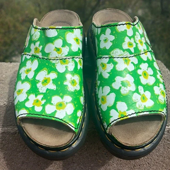 🏴󠁧󠁢󠁥󠁮󠁧󠁿 Vintage MIE Dr. Martens Green Daisy Platform Slides Sandals UK 5